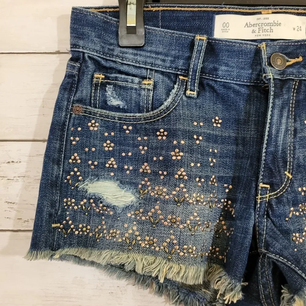 A&F Distressed Studded Cutoff Style Raw-Hem Shorts Summer Festival Size 00 /‎ 24